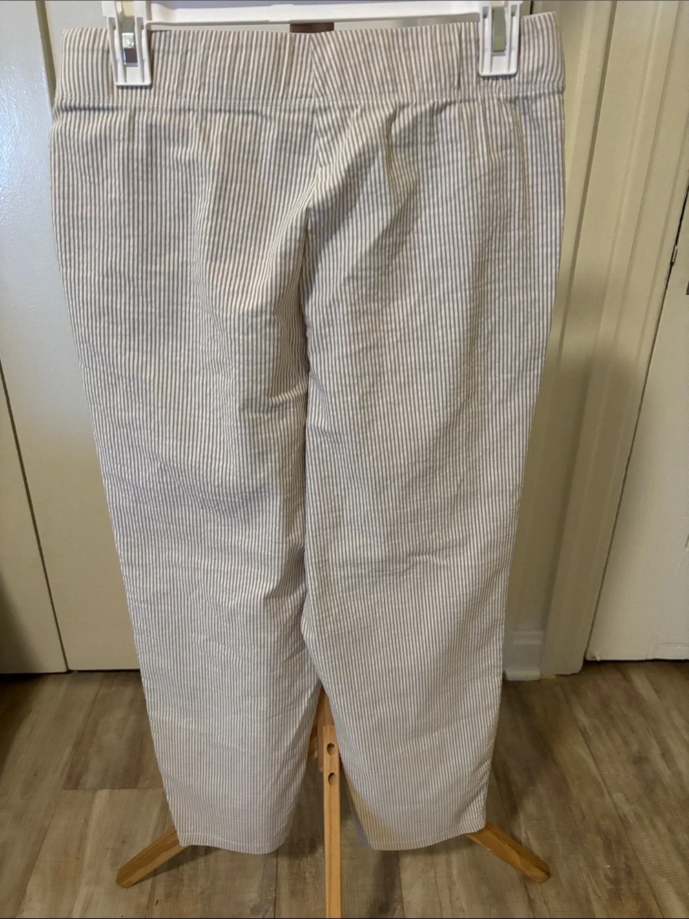 Max Studio - Women’s Seersucker Pin-Stripe Pants - Cream/Beige size L